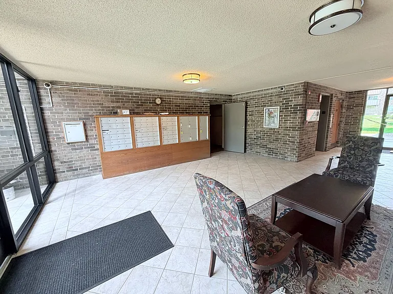 2210 Midland Grove Rd #206 — Photo 21