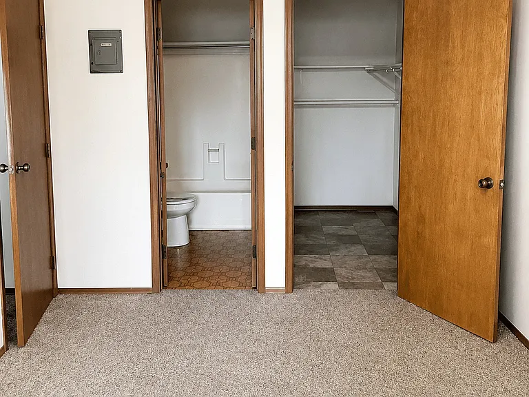 1001 Highland Rdg — Photo 17