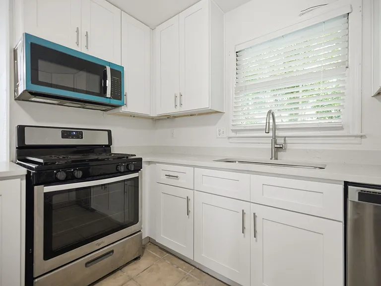 2407 Hembree Station Ct — Photo 10