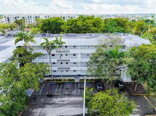 Village Homes & Condos, Palmetto Bay, FL 33157