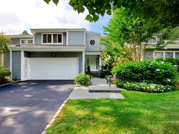 68 Bond Court, Manhasset, NY 11030