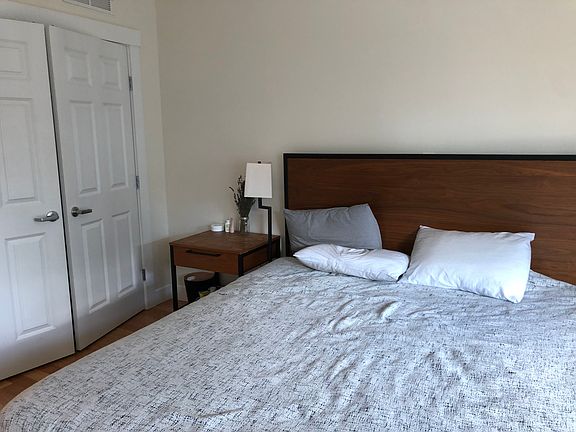 3rd image of 367 Harvard St APT 4
