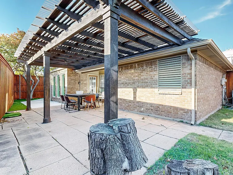 811 Oakway Ct — Photo 33