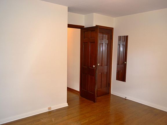 4th image of 6287 N Park Ave