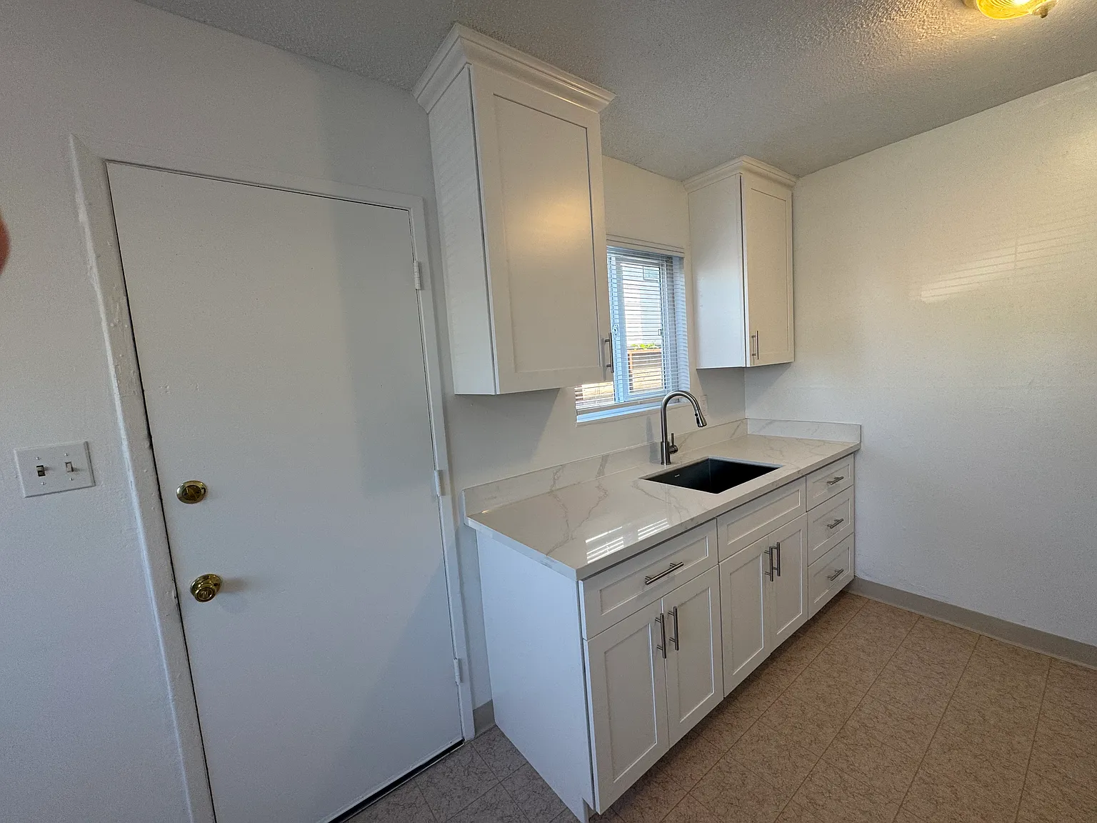 3 bed, 1.5 bath, $3,200 — Photo 3