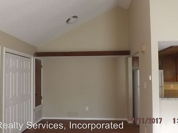 3rd image of 905A Milford Way