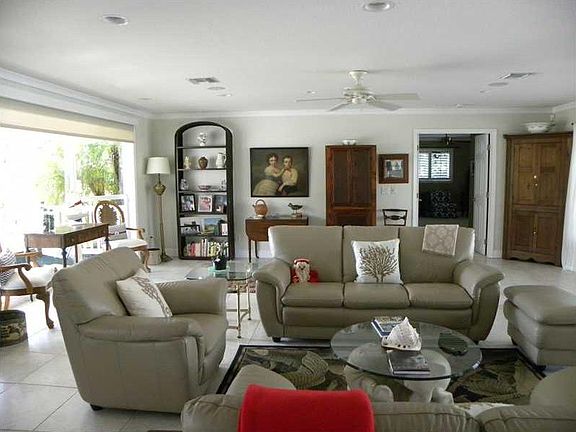3rd image of 619 Lantana Ln