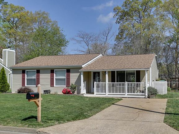 2nd image of 961 Chatsworth Dr