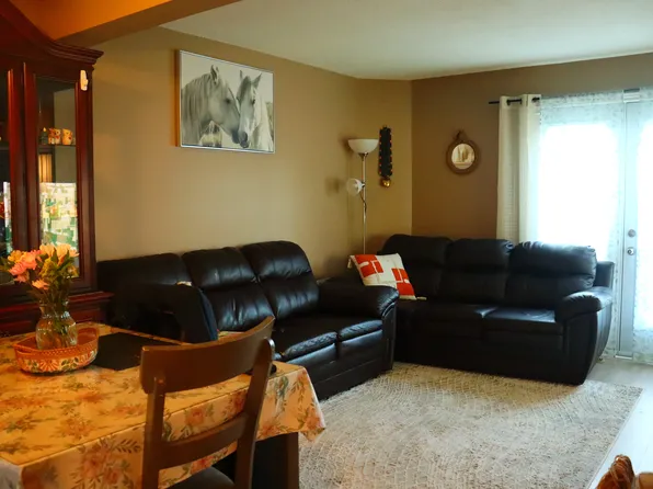 1057 Nellis St #25, Woodstock, ON N4S 8P2