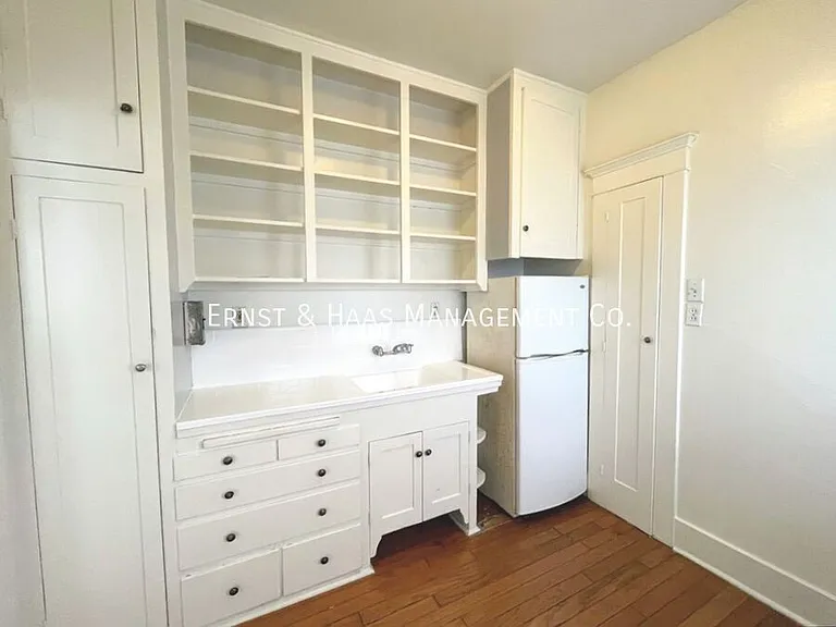 1823 E Appleton St #8 — Photo 7