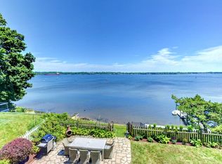 20 Hudson Pl, Cranston, RI 02905