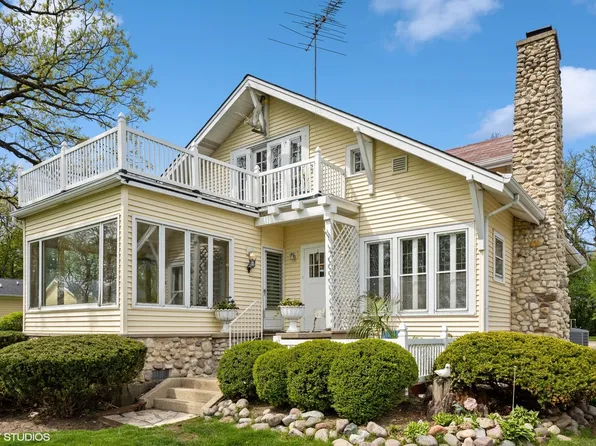 504 N Old Rand Rd, Lake Zurich, IL 60047