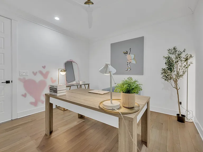 611B James Ave — Photo 21