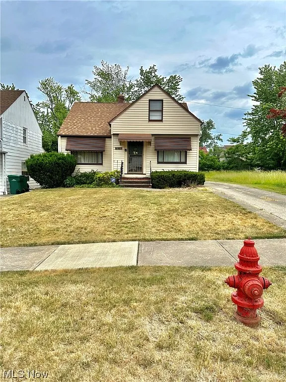 20507 Gardenview Dr photo 1