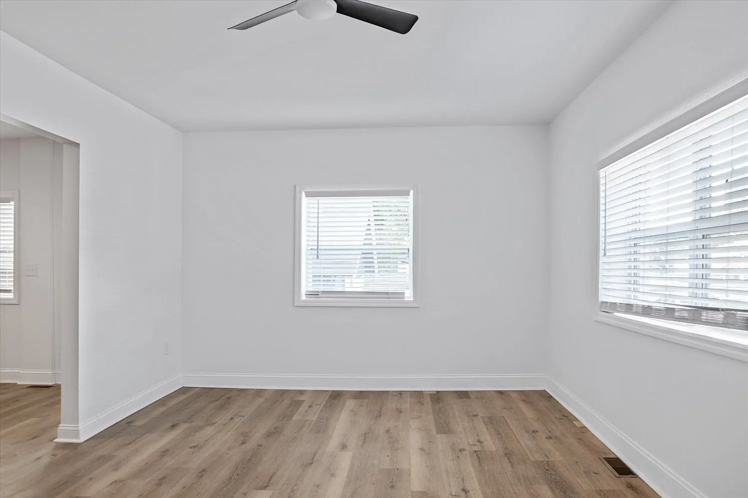 5 bed, 3.0 bath, 2300 sqft, $2,950 — Photo 4