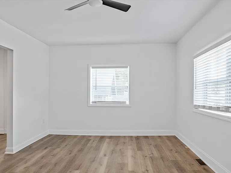 605 Hatcher Ln — Photo 4