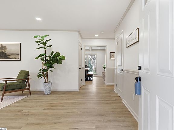 3rd image of 107 Gail Dr