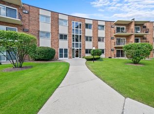 9716 S Karlov Ave APT 103, Oak Lawn, IL 60453