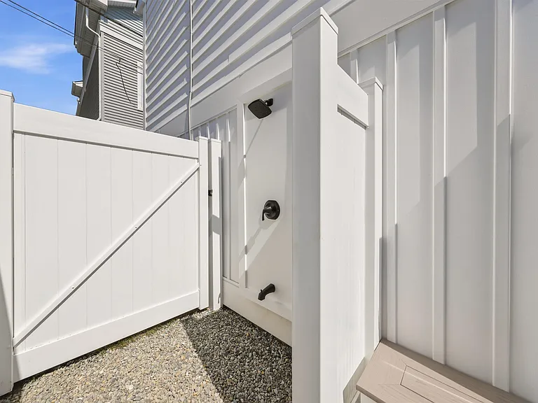 105 S Stratford Ave #BEACHBLOCK JULY AUG — Photo 57