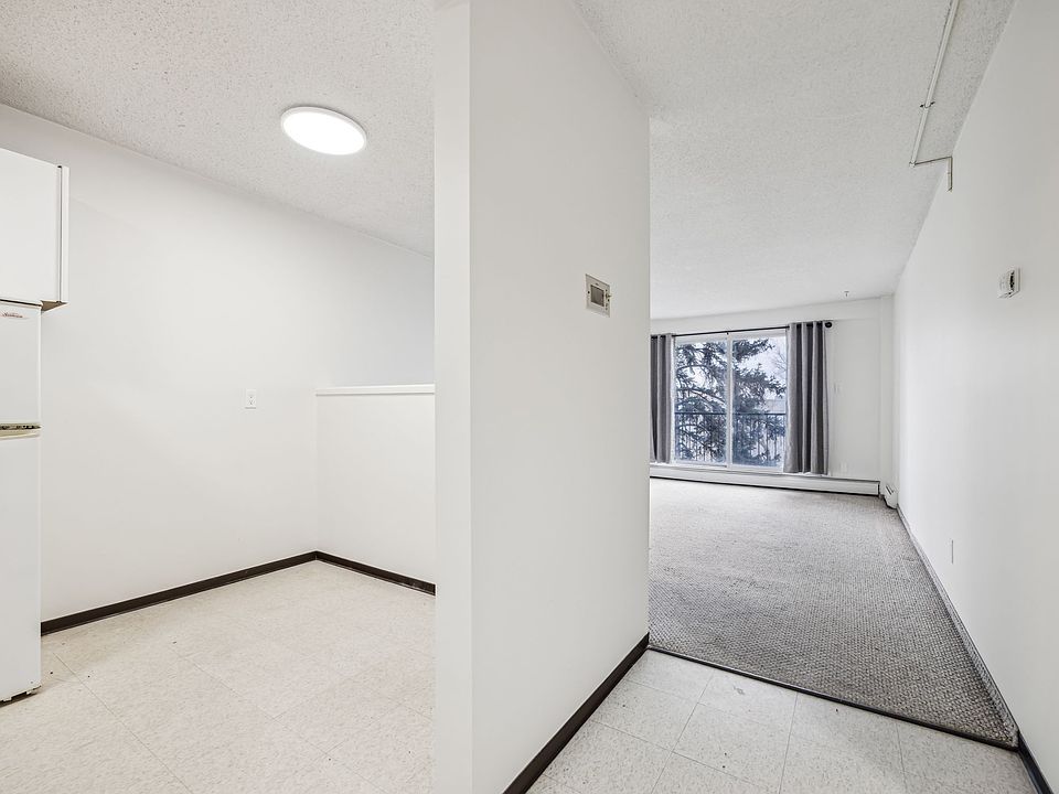 1st image of 510 58th Ave SW #302