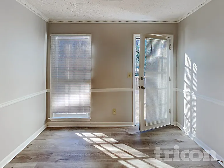 2207 Meadow Valley Cir — Photo 5