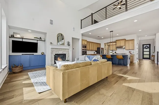 6717 Liberty Grotto Ct — Photo 4