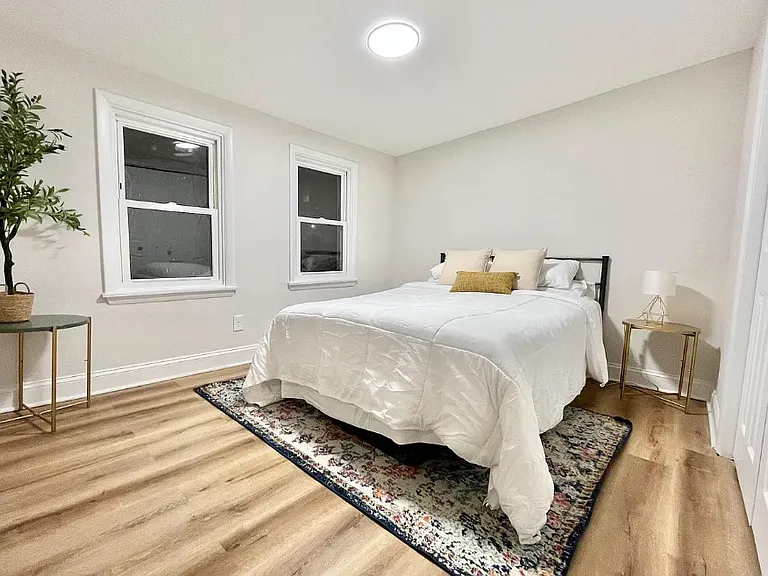 2725 Huntingdon Ave — Photo 20