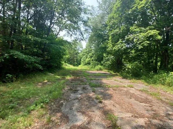 S 71st, Castlewood, VA 24224