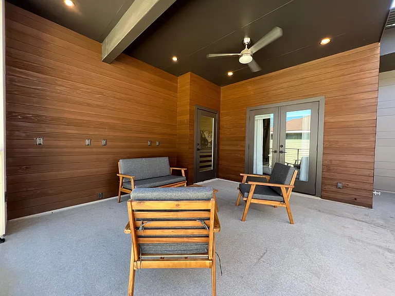 504 Morgan St NE — Photo 20