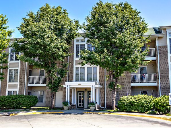 825 N Cotner Blvd #318