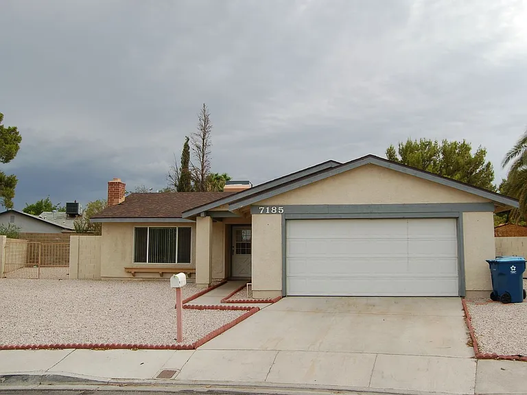 7185 Acorn Ct — Photo 2