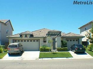 9868 W Taron Dr, Elk Grove, CA 95757