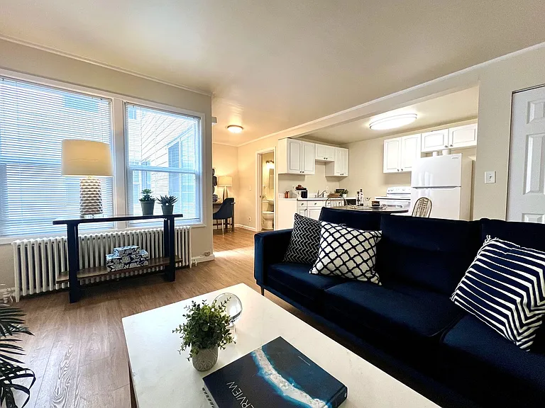 Parkside Apartments in Capitol Hill — Photo 10