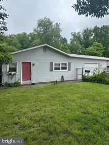 46 Yellowood Dr, Levittown, PA, 19057
