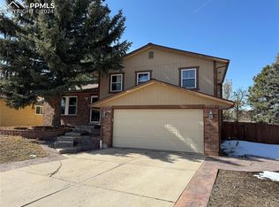 2105 Roundtop Dr, Colorado Springs, CO 80918