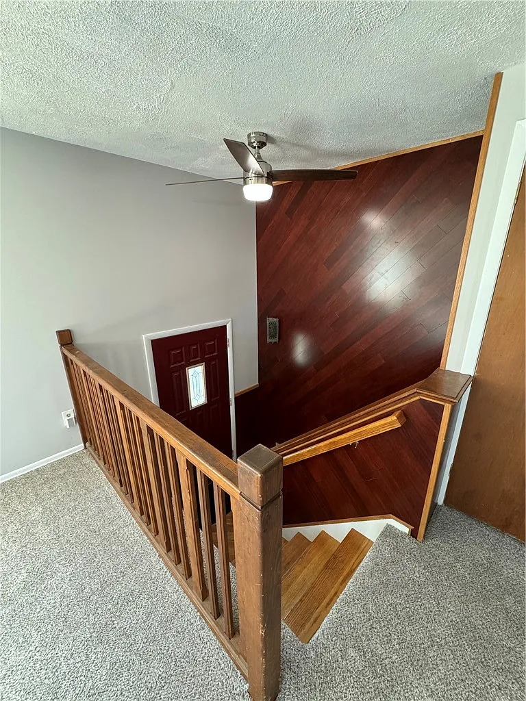 4 bed, 2.0 bath, 2628 sqft, $2,400 — Photo 2