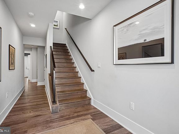 3rd image of 5344 Merriam St