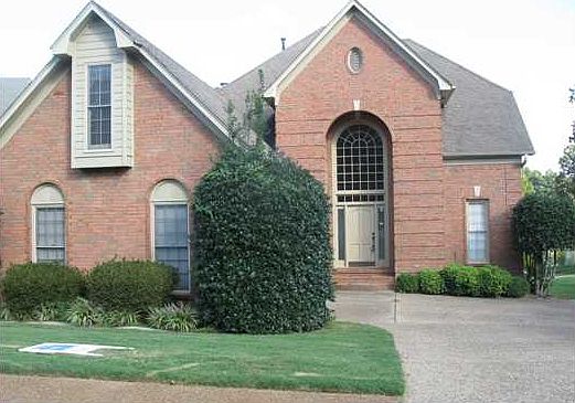 2nd image of 7636 Emerald Greens Dr N