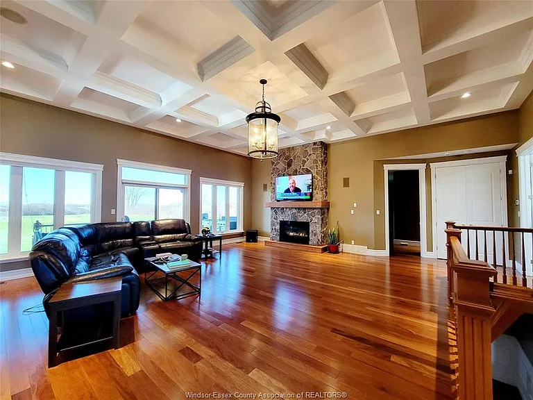 7835 Broderick Rd — Photo 9