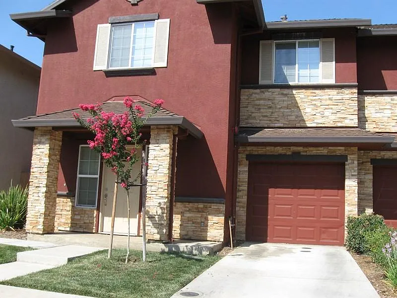 Building Photo - 421 Hetherington Cir