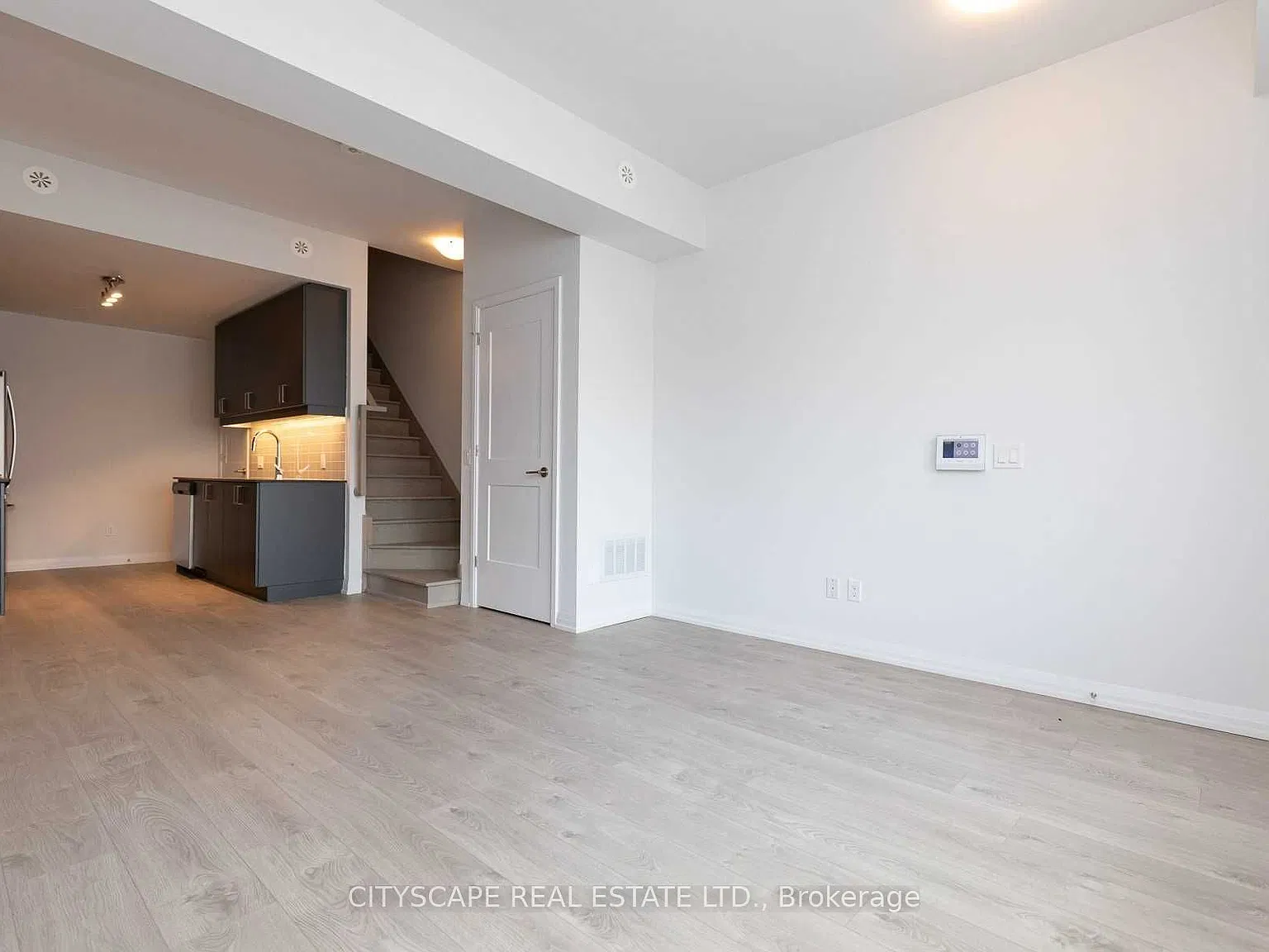 4 bed, $3,343 — Photo 2