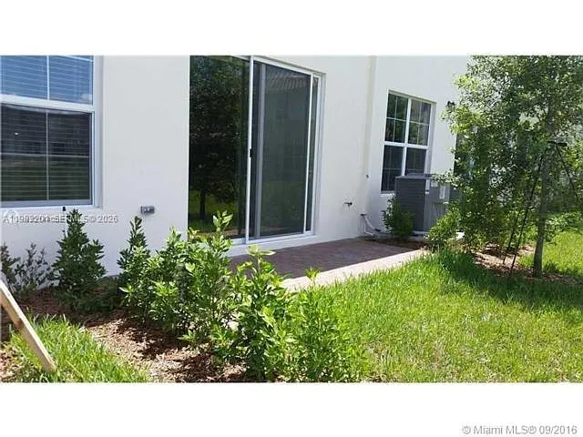 Building Photo - 5223 SW 77th Way