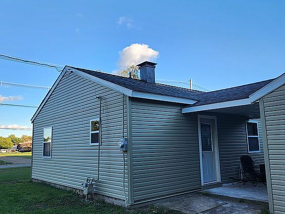 3rd image of 391 Morse St