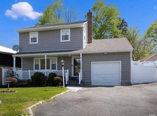 410 Lenox Rd, Huntington Station, NY 11746