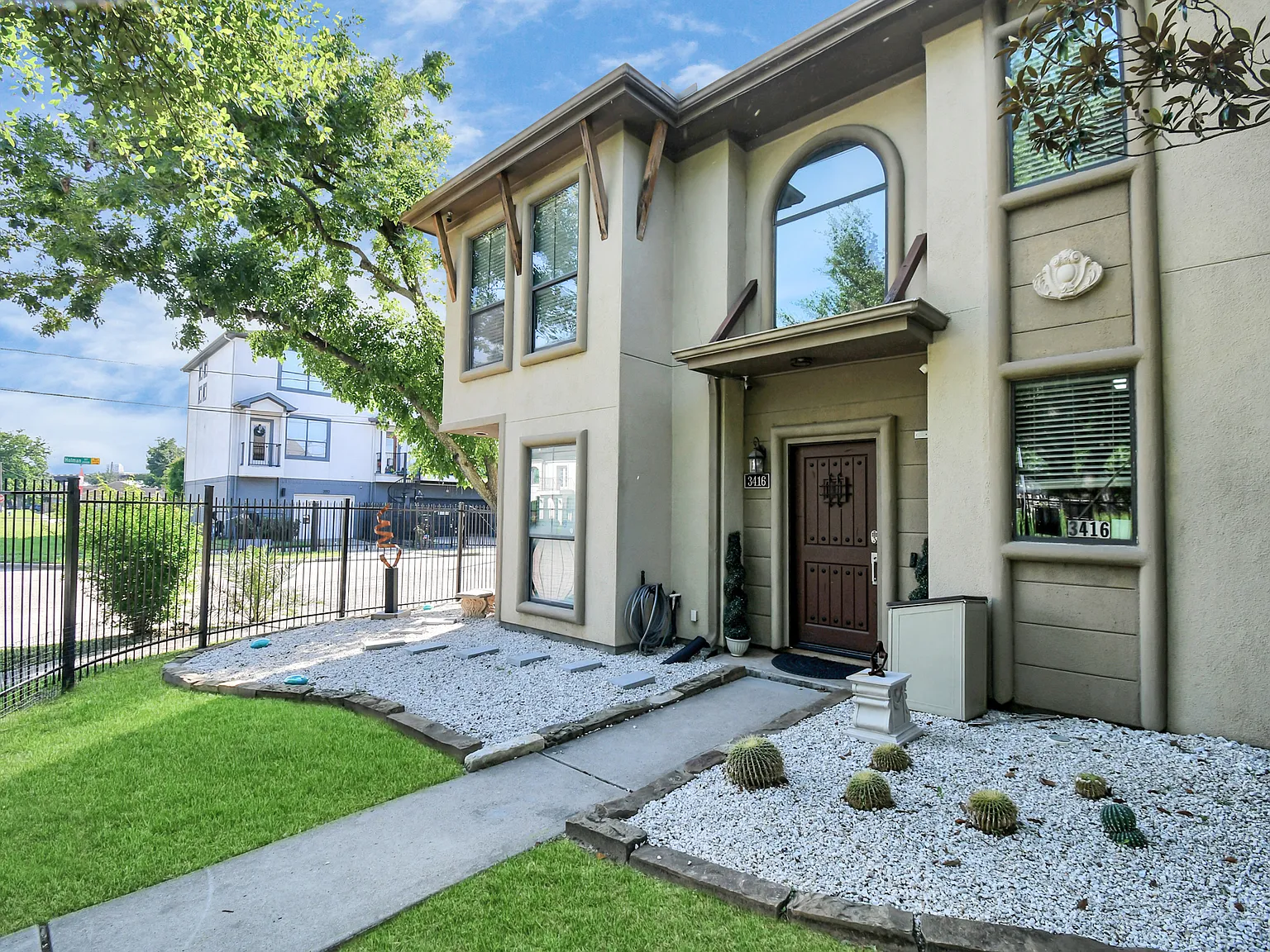 2 bed, 1357 sqft, $2,000 — Photo 3