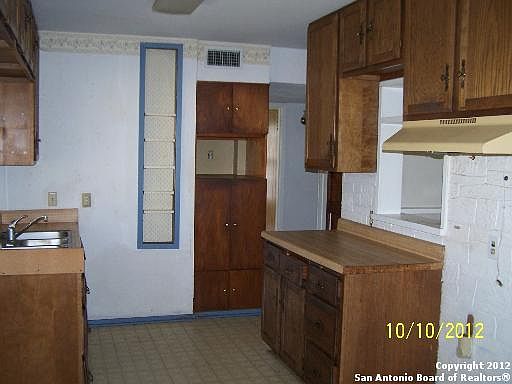3rd image of 2319 SPICEWOOD DR