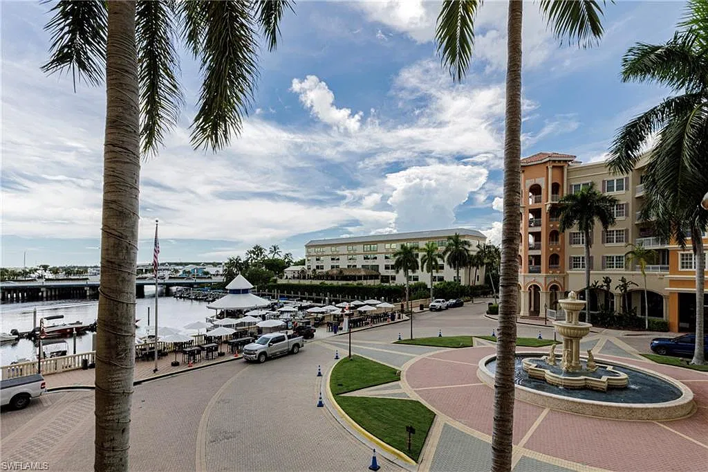 1 bed, 1.5 bath, 1325 sqft, $6,400 — Photo 1