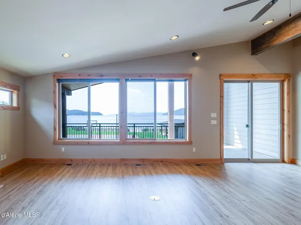 52 Palouse Dr #B10, Nordman, ID 83848