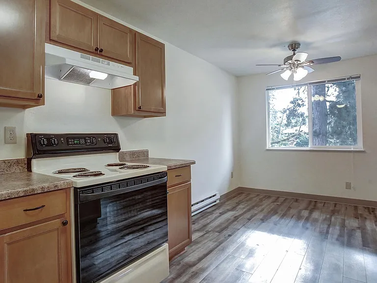 Highland Hills Apartments — Photo 13