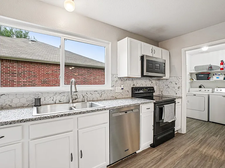 1220 Mockingbird Dr — Photo 11